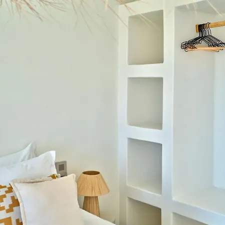 Paria Apartment